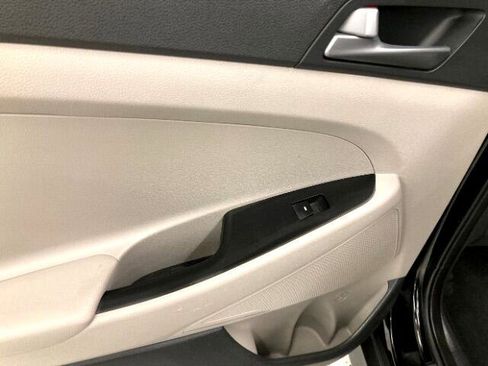 Used 2017 Hyundai Tucson SE image 35