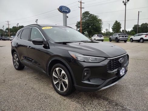 Used 2024 Ford Escape Platinum AWD/4WD image 7