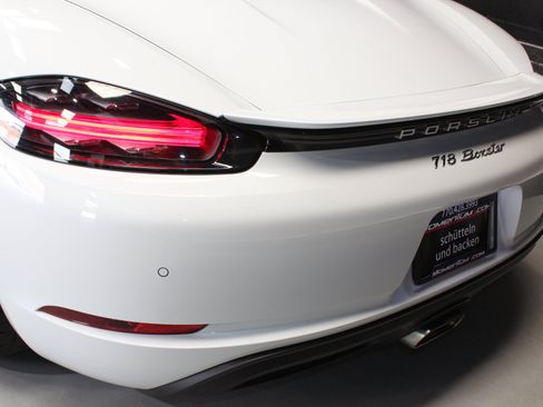 Used 2021 Porsche 718 Boxster w/ Premium Package RWD image 37