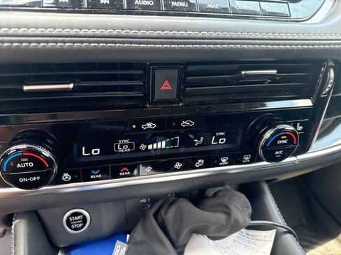 Used 2023 Nissan Rogue SL w/ SL Premium Package FWD image 31