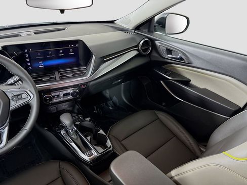 New 2026 Chevrolet Trax ACTIV w/ Sunroof Package FWD image 23