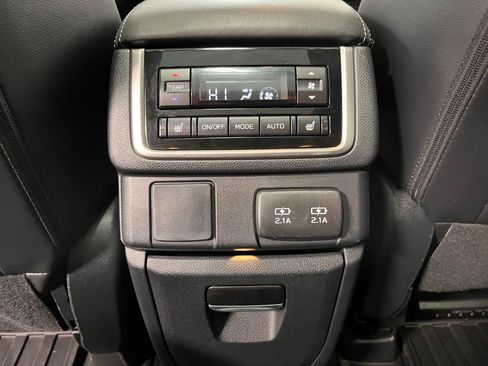 Used 2019 Subaru Ascent Limited w/ Popular Package #3 AWD/4WD image 33