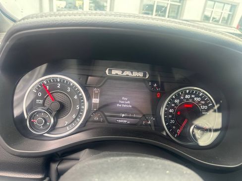 Used 2025 RAM 1500 Laramie w/ Sport Appearance Package AWD/4WD image 4