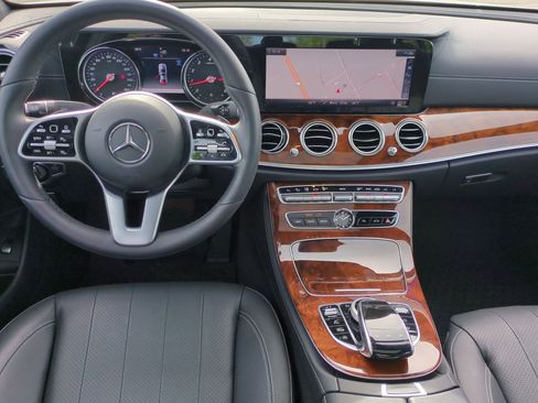 Used 2019 Mercedes-Benz E 300 image 32