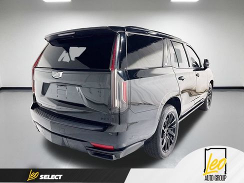 Used 2023 Cadillac Escalade Sport w/ LPO, ONYX Package AWD/4WD image 8