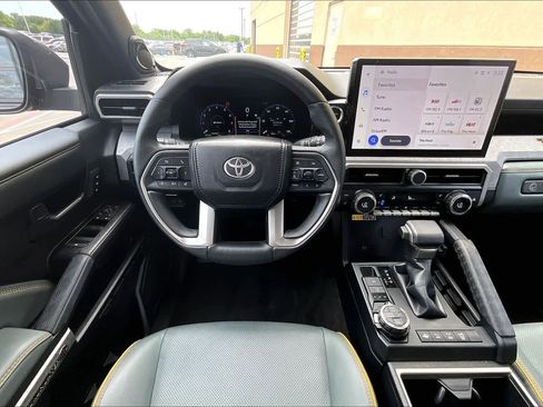 Used 2025 Toyota 4Runner Trailhunter AWD/4WD image 6