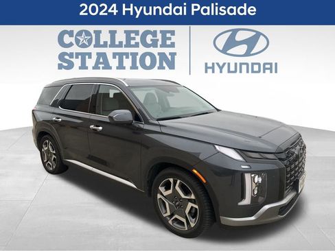 Used 2024 Hyundai Palisade SEL FWD image 3