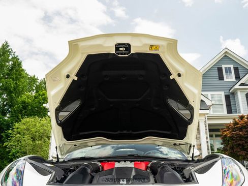 Used 2019 Ferrari 812 Superfast image 19