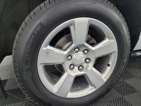 Used 2019 Chevrolet Suburban Premier AWD/4WD image 31