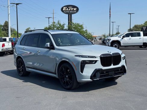 Used 2024 BMW X7 xDrive40i w/ M Sport Package AWD/4WD image 3