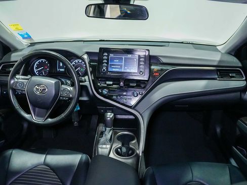 Used 2023 Toyota Camry SE image 19
