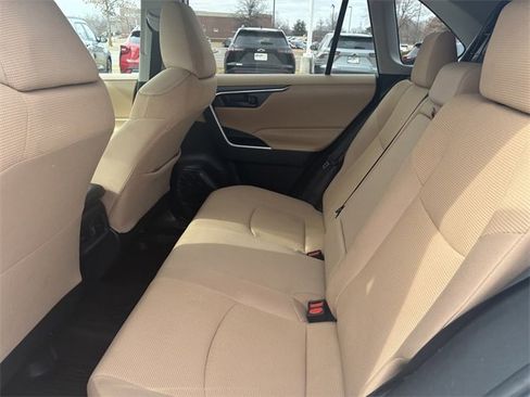 Used 2021 Toyota RAV4 LE image 12