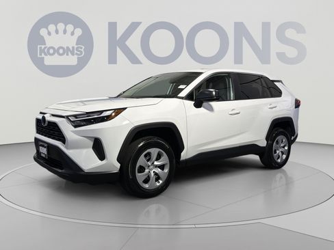 Used 2024 Toyota RAV4 LE AWD/4WD image 1