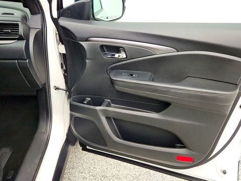 Used 2022 Honda Pilot Sport image 25