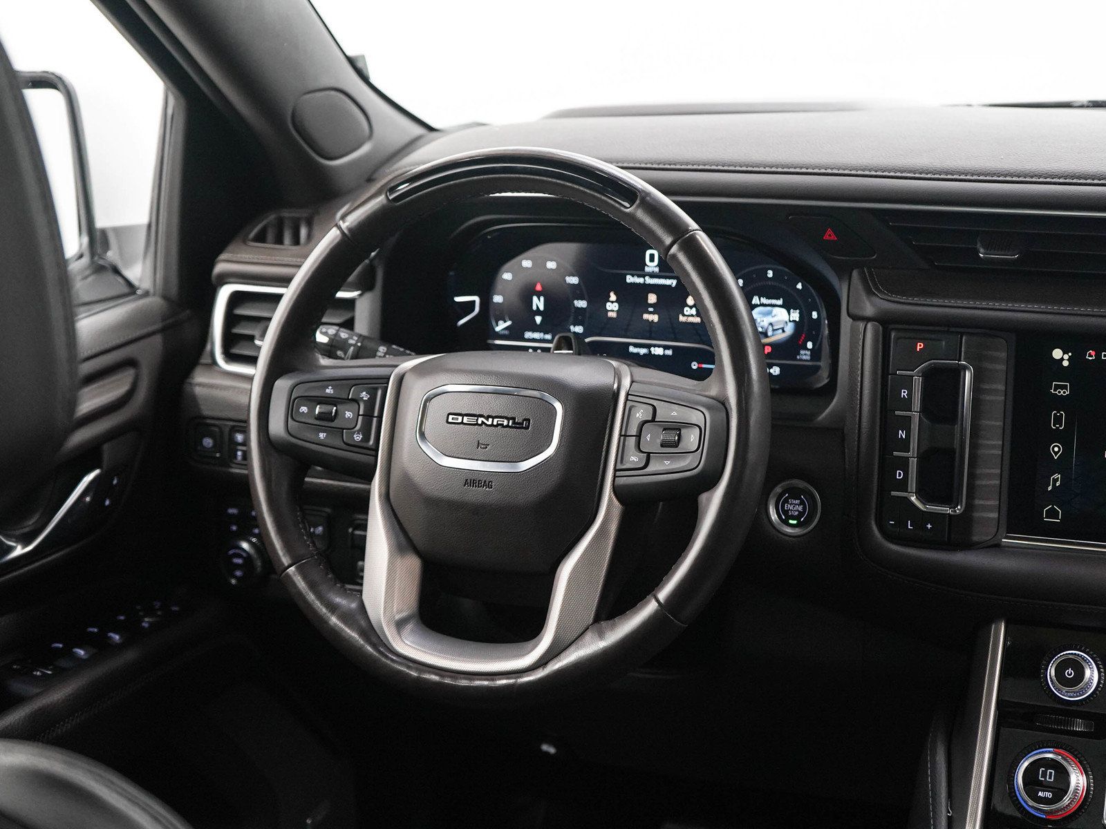Used 2024 GMC Yukon Denali w/ Denali Reserve Package AWD/4WD image 15