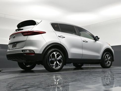 Used 2020 Kia Sportage LX image 32