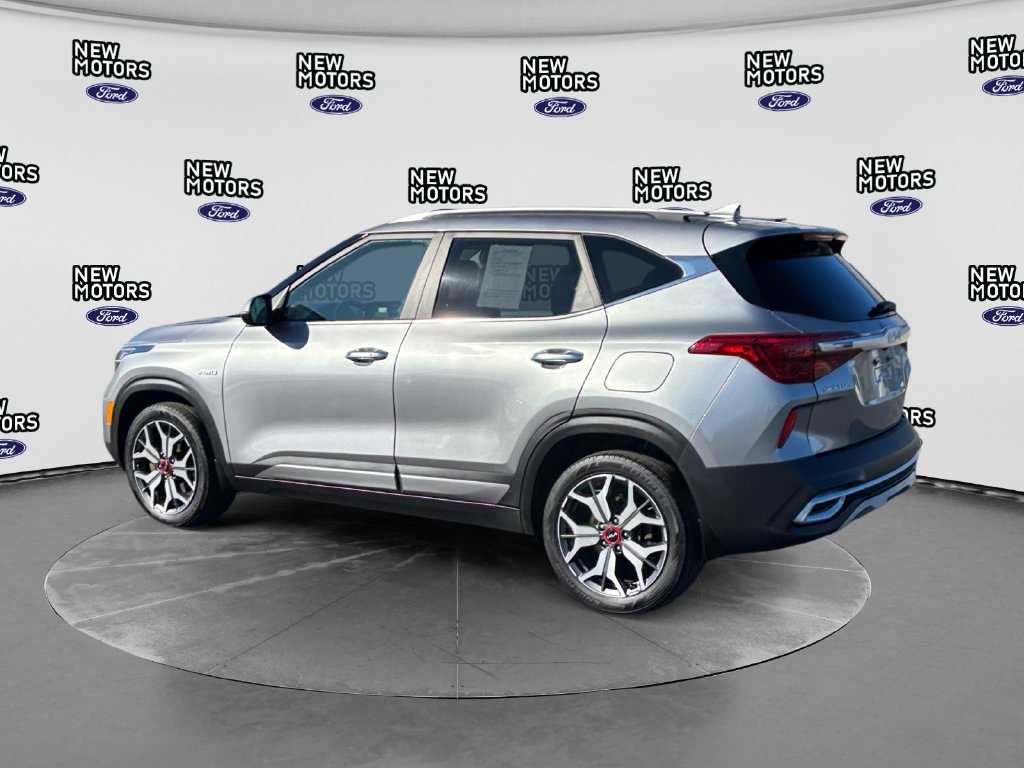 Used 2022 Kia Seltos SX w/ Sunroof Package AWD/4WD image 3