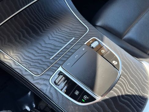 Used 2020 Mercedes-Benz GLC 300 image 21