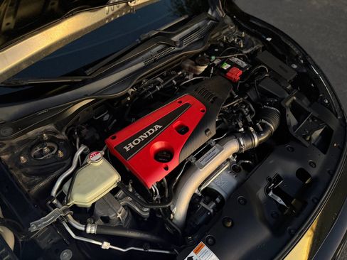 Used 2018 Honda Civic Type R image 15