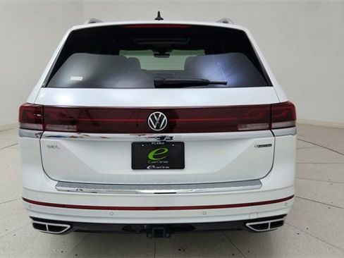 Used 2024 Volkswagen Atlas SEL Premium R-Line image 5