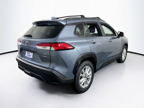 Used 2022 Toyota Corolla Cross LE AWD/4WD image 5