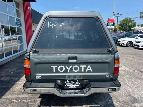 Used 1993 Toyota Pickup Deluxe image 6
