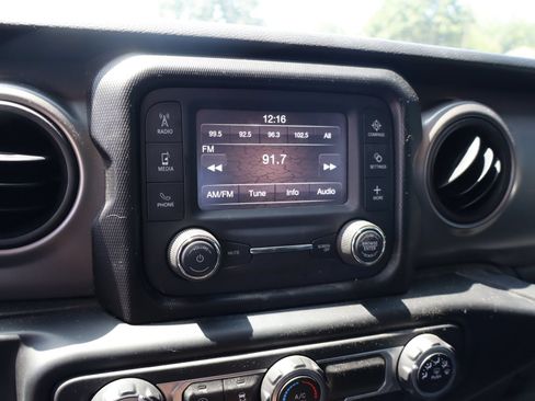 Used 2021 Jeep Wrangler Sport AWD/4WD image 21