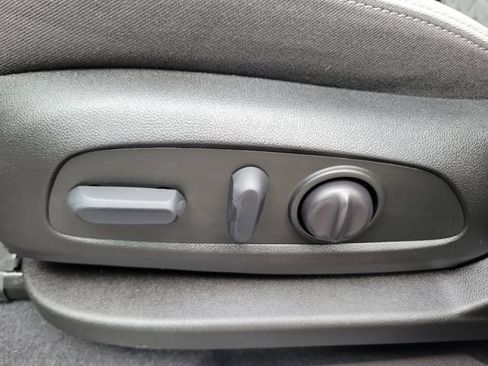 Certified 2022 Chevrolet Equinox LT FWD image 18