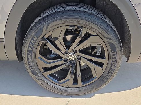 Used 2023 Volkswagen Atlas SE AWD/4WD image 11