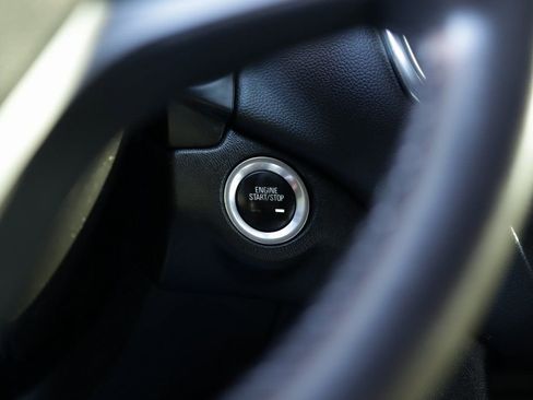 Used 2022 Chevrolet Equinox LT image 16