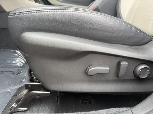 Used 2023 Subaru Forester Limited AWD/4WD image 15