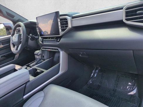 Used 2025 Toyota Tundra Limited AWD/4WD image 30