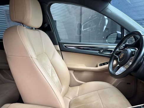 Certified 2021 Porsche Macan image 16