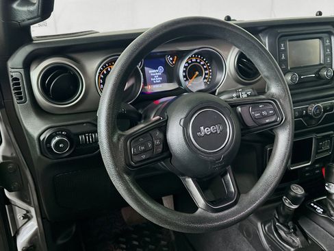 Used 2020 Jeep Wrangler Sport image 17