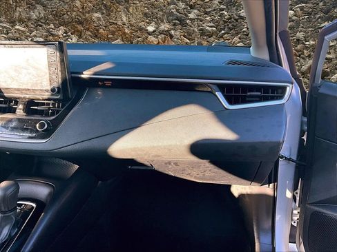 Used 2022 Toyota Corolla LE image 12