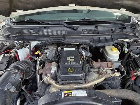 Used 2018 RAM 3500 Tradesman w/ Chrome Appearance Group image 15