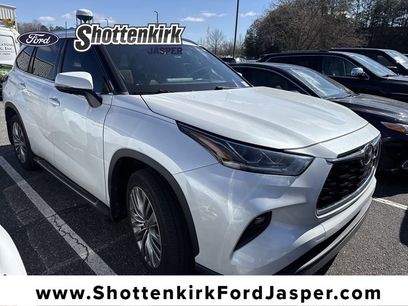 Used 2022 Toyota Highlander Platinum