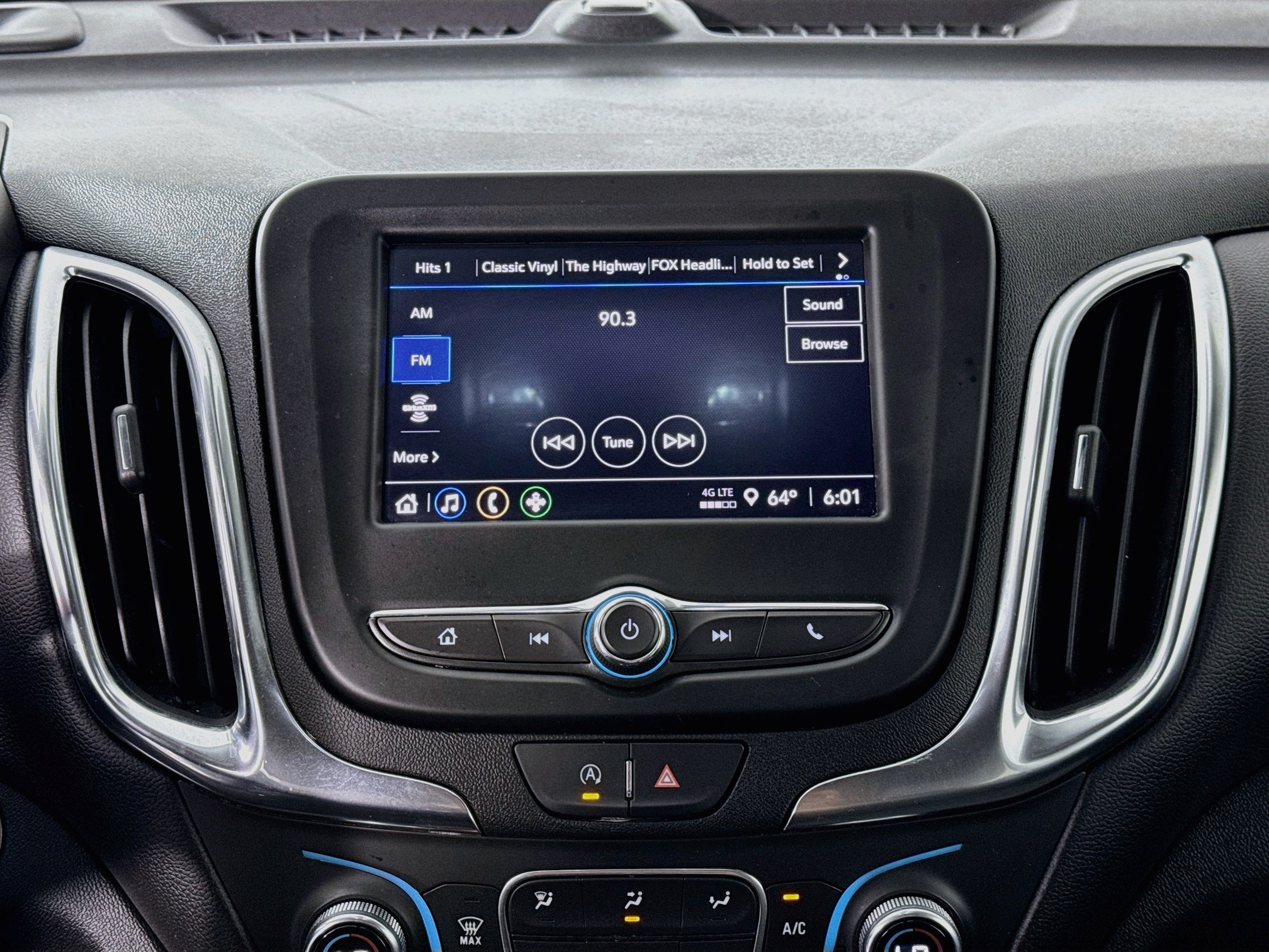 Used 2024 Chevrolet Equinox LT AWD/4WD image 14
