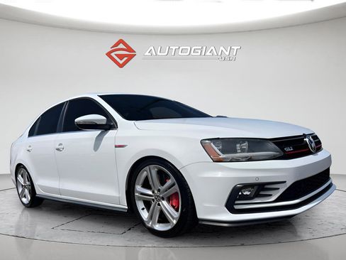 Used 2017 Volkswagen Jetta GLI FWD image 10
