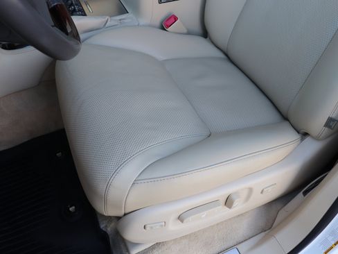 Used 2013 Lexus LX 570 4WD image 58