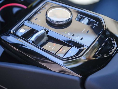 New 2026 BMW 550e xDrive w/ Premium Package image 16