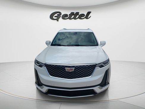 Used 2024 Cadillac XT6 Premium Luxury AWD/4WD image 2