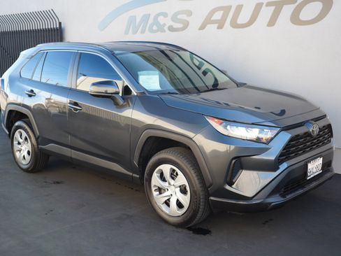 Used 2021 Toyota RAV4 LE image 3