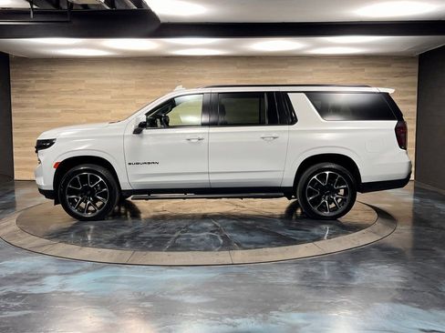 Used 2024 Chevrolet Suburban RST w/ Luxury Package image 17