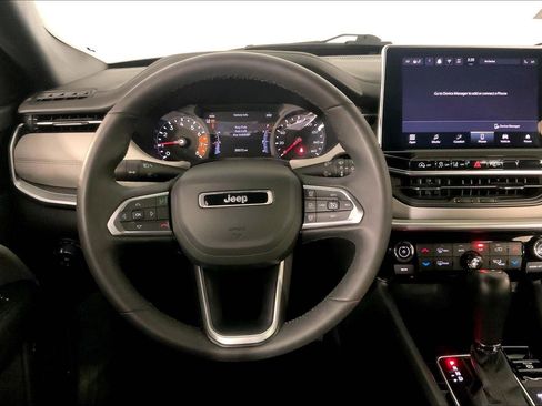 Used 2025 Jeep Compass Limited AWD/4WD image 5