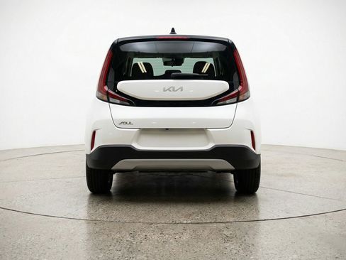 Used 2025 Kia Soul LX w/ LX Technology Package FWD image 7