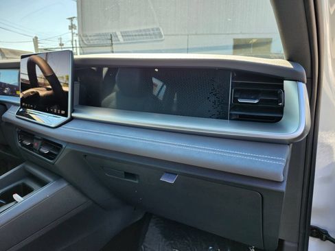 New 2026 Volkswagen Tiguan SE R-Line AWD/4WD image 14