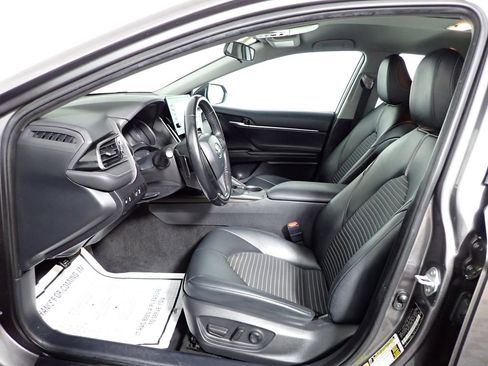 Used 2022 Toyota Camry SE FWD image 21