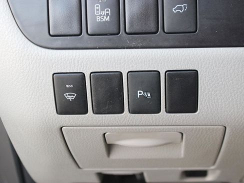 Used 2016 Toyota Highlander Limited image 30