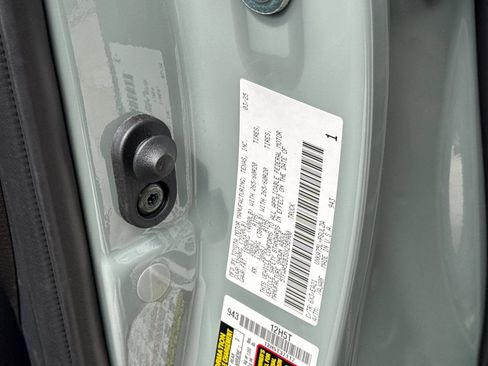 Certified 2025 Toyota Tundra Limited AWD/4WD image 36